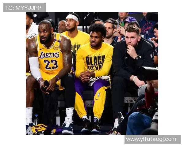 201676人见证湖人精彩对决球迷热情高涨引爆全场氛围 201676人见证湖人精彩对决球迷热情高涨引爆全场氛围