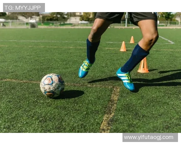 仿蘼兹与罗马的巅峰对决探讨足球战术与文化的碰撞